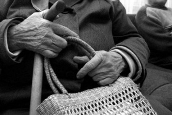 В Славянске ограбили 85-летнюю пенсионерку