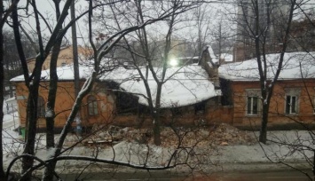 Стена старого дома на Кацарской рухнула, когда в зале проходила тренировка
