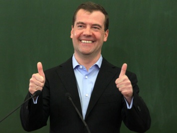 Дмитрий Медведев причислил себя к шерлокоманам