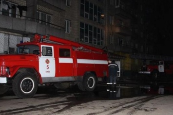 В Киеве горел балкон в многоэтажке, пострадал мужчина