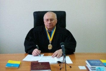 Одесский судья освободил прокурора-взяточницу за два дня до ухода на пенсию