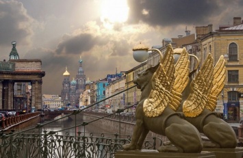 Грифонов с петербургского Банковского моста отправляют на реставрацию