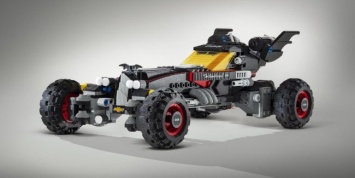 Из 344 тысяч кубиков Lego собрали пятиметровый Бэтмобиль