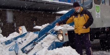 Снегоуборочные машины, чистящие улицы в Чехии, прозвали "руками Сталина"
