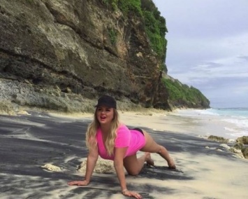Анна Семенович обрадовала своих фанатов откровенной фотосессией на острове Бали