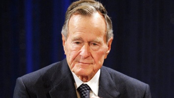 Джордж Буш-старший попал в больницу в США