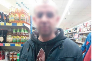 Криворожанин попался на краже из супермаркета коньяка "Hennessy"