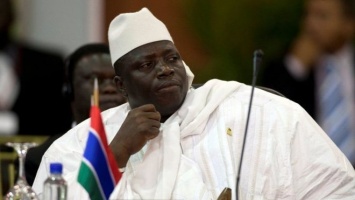 Президент Гамбии отказался выполнять ультиматум и уступать кресло