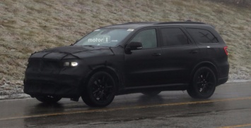 «Заряженный» Dodge Durango SRT вновь замечен на дорожных тестах