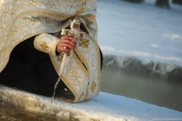 Православные России празднуют Крещение Господне