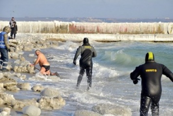 В Одессе крещенские моржи установили Национальный рекорд (ФОТО)