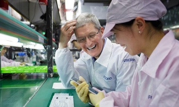 Foxconn планирует перенести часть производства Apple в США