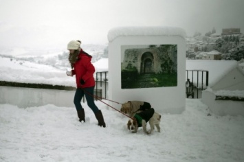 Более половины провинций Испании накрыло снегом