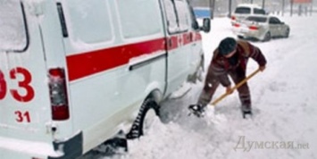 На Волыни спасатели освободили из снежного плена карету «скорой» (Видео)