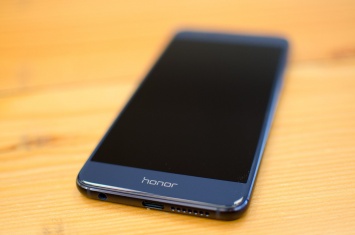 Владельцы Huawei Honor 8 начали получать обновления Android 7.0 Nougat