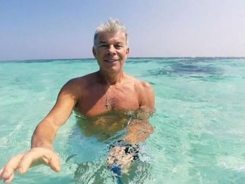Олег Газманов искупался на Крещение на Мальдивах