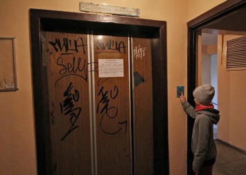В Киеве оборвался трос лифта, в котором были женщина и трехлетний ребенок
