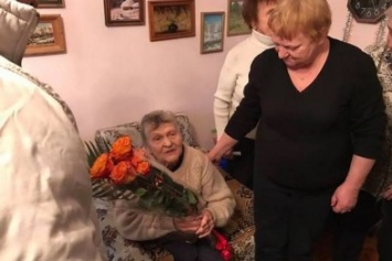 Власти Ялты поздравили с юбилеем мать погибшего в Афганистане воина-интернационалиста