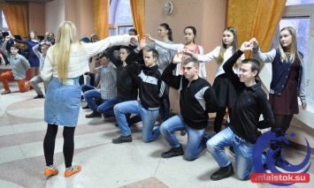 Полонез, вальс, мазурка. Оккупированный Луганск захлестнула бальная "лихорадка"