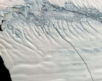 От Антарктиды может отколоться айсберг размером с два Люксембурга