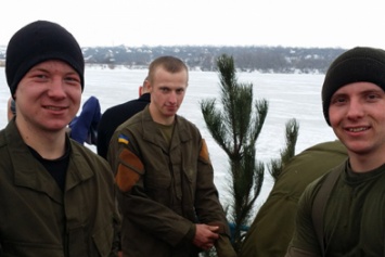 Харьковские гвардейцы отметили Крещение в зоне АТО (ФОТО)