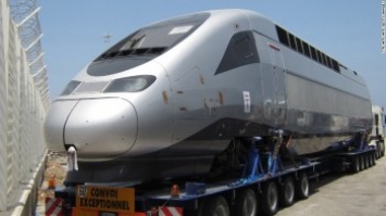 На Африканский континент прибыл первый высокоскоростной поезд (фото)