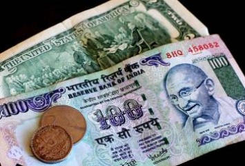 Индийцы сдали на $9 млрд больше купюр, чем объем валюты в обращении