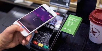 В Беларуси официально появилась Apple Pay: в магазинах теперь можно расплачиваться смартфоном