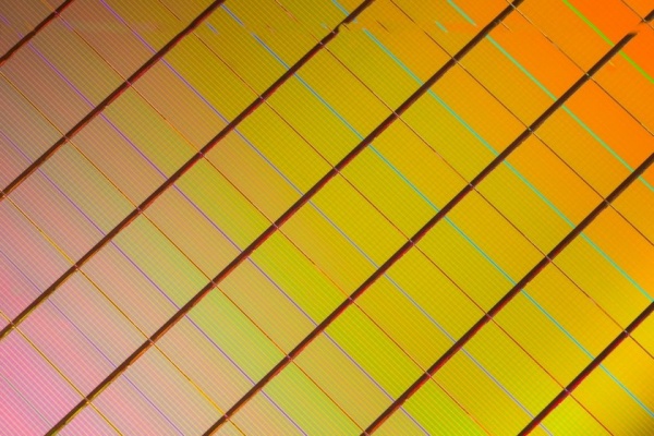 Intel и Micron представили память 3D XPoint, которая в 1000 раз быстрее и долговечнее NAND (ВИДЕО)