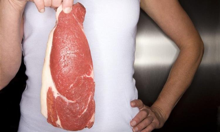 Красное мясо повышает риск развития рака кишечника – ученые