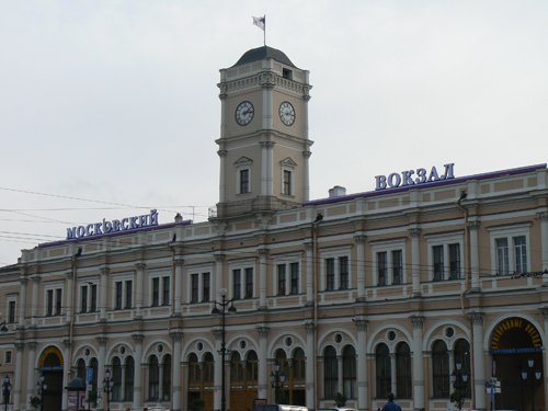 В Петербурге Московский вокзал эвакуировали из-за звонка анонима
