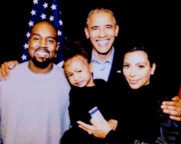 Дочь Ким Кардашян расплакалась на фото с Обамой
