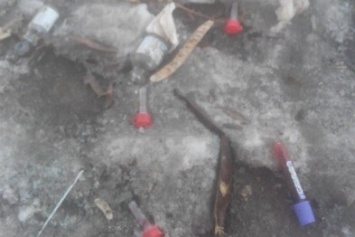 В Одессе на улице нашли пробирки с кровью