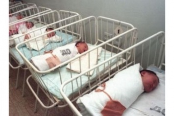 Павлоградские мамы стали чаще отказываться от новорожденных младенцев