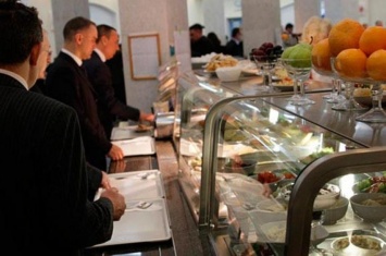 Обеды украинских депутатов попали в СМИ (фото)