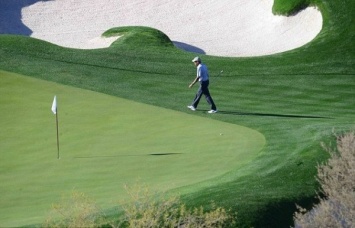 Первый после президентства день Обама провел на гольф-поле