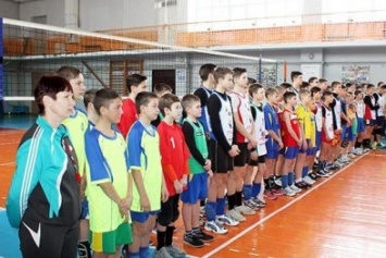 В 1-м туре чемпионата Украины U-17 по пляжному волейболу среди юношей победила команда из Херсона (фото)