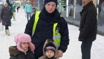 В Харькове патрульные вернули матери потерявшегося малыша