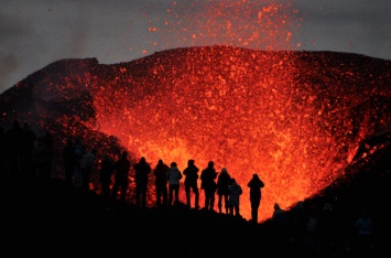 Исландия в погоне за энергией решила пробурить вулкан
