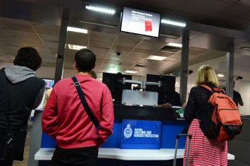 Аэропорты Австралии перестанут проверять паспорта у пребывающих