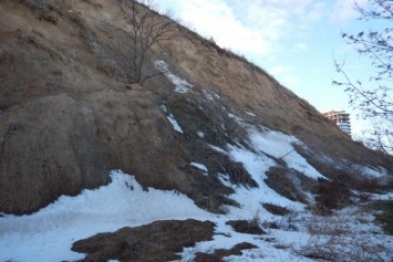 В Одессе зафиксировали масштабный обвал грунта на склонах Трассы здоровья (ФОТО)