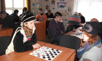В Каменском прошли соревнования по шашкам среди спортсменов с ограниченными возможностями