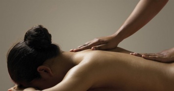 Терапевты не рекомендуют делать массаж после похмелья