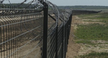 Страны Балтии строят заборы на границе с Россией