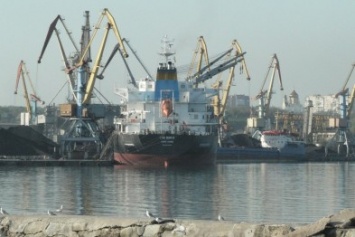 Руководство Бердянского морского порта обратилось с жалобой в Генеральную прокуратуру