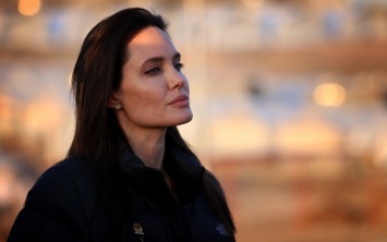 Анджелина Джоли стала лицом аромата Guerlain