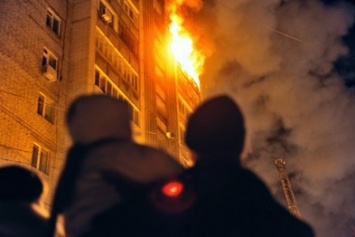 В Днепре из горящей многоэтажки спасены 5 человек