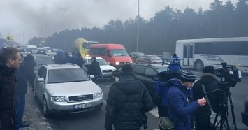 В Укравтодоре рассказали, когда активисты разблокируют въезды в Киев