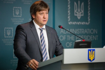 Глава Минфина пообещал разобраться с конфликтом по ввозу авто в Украину