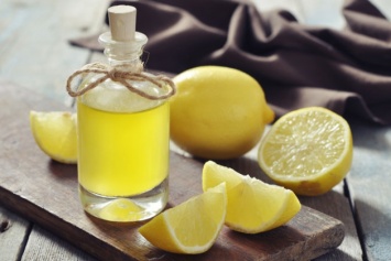 Названы уникальные свойства лимонного сока